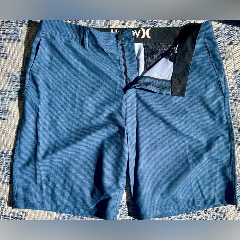 Hurley Men's Hybrid Shorts in Blue and White Stripe. Lightweight. Excellent!
